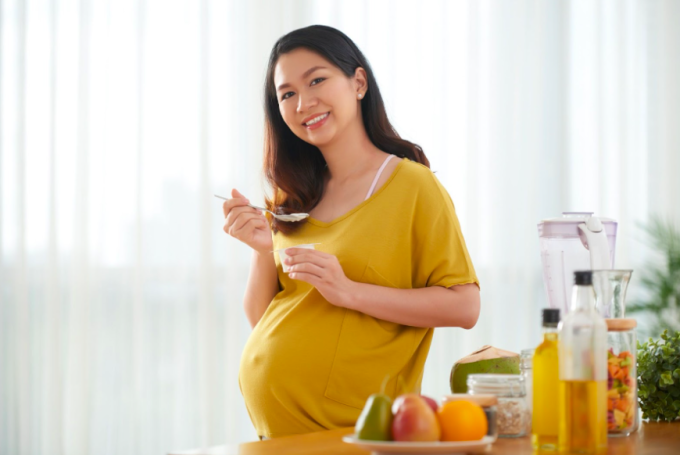 Sữa và chế phẩm từ sữa cung cấp nhiều dưỡng chất thiết yếu cho giai đoạn trước và sau chuyển phôi, mang thai. Ảnh: Shutterstock