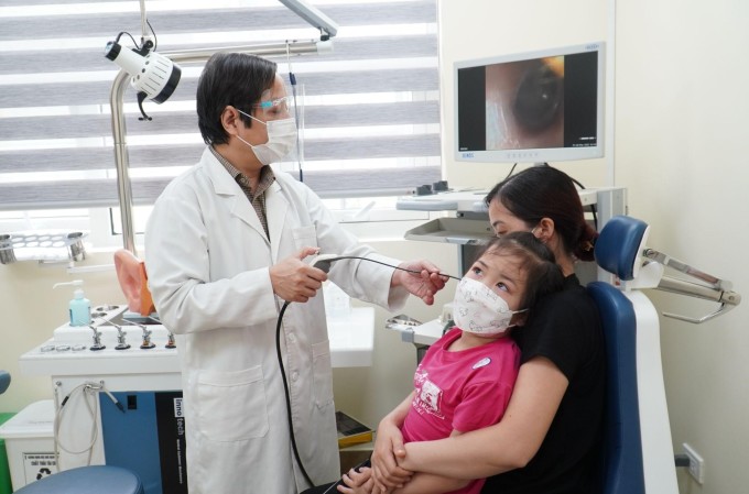 Trẻ được nội soi tai mũi họng tại Bệnh viện Đa khoa Tâm Anh. Ảnh: Bệnh viện cung cấp