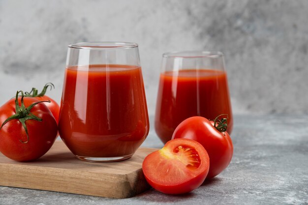Nước ép cà chua giúp giảm triệu chứng hen suyễn. Ảnh: Freepik