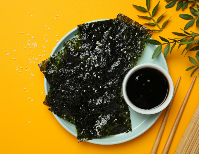 Rong biển nori chứa nhiều iốt, thường có trong bữa ăn của người Nhật. Ảnh: Freepik