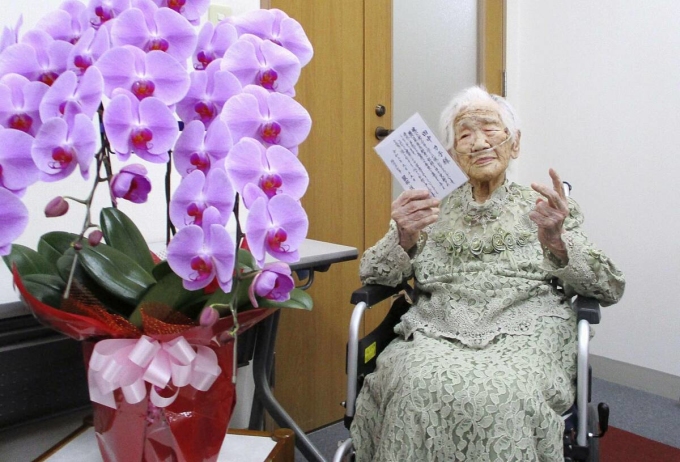 Cụ bà Kane Tanaka, được Kỷ lục Guinness công nhận là người cao tuổi nhất thế giới vào tháng 3/2019. Ảnh: Kyodo