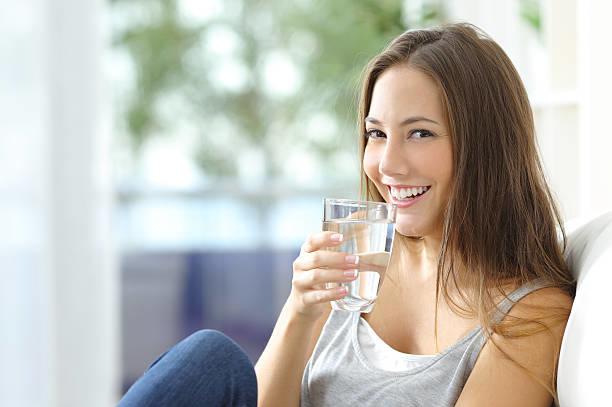 Bổ sung nước đầy đủ giúp bảo vệ sức khỏe tổng thể. Ảnh: istock