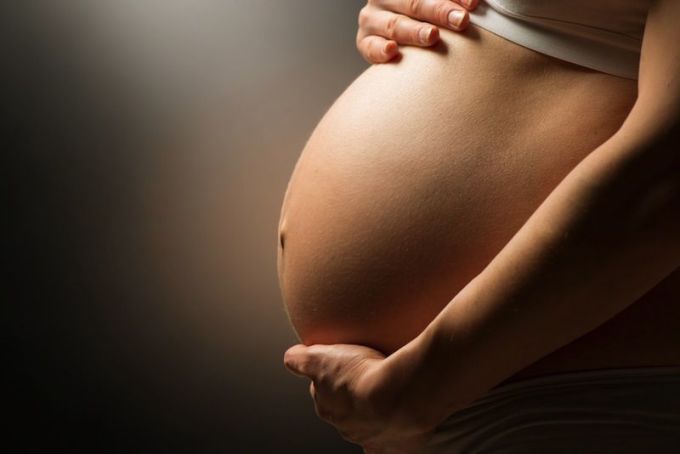 Mẹ bầu có thể có một thai kỳ khỏe mạnh nếu phối hợp tốt với bác sĩ. Ảnh: Shutterstock