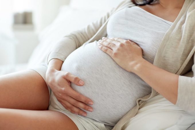 Phụ nữ mắc PCOS vẫn có thể mang thai nhờ các phương pháp điều trị khả năng sinh sản. Ảnh: Bumpboxes