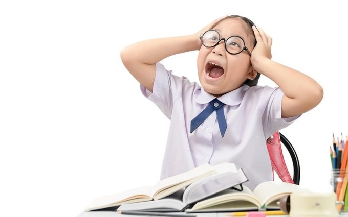 Rối loạn tiền đình khiến trẻ thường xuyên chóng mặt, đau đầu. Ảnh: Shutterstock