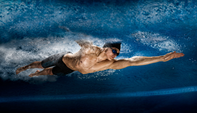 Người bị thoát vị đĩa đệm cần lựa chọn môn bơi phù hợp với bệnh lý. Ảnh: Shutterstock