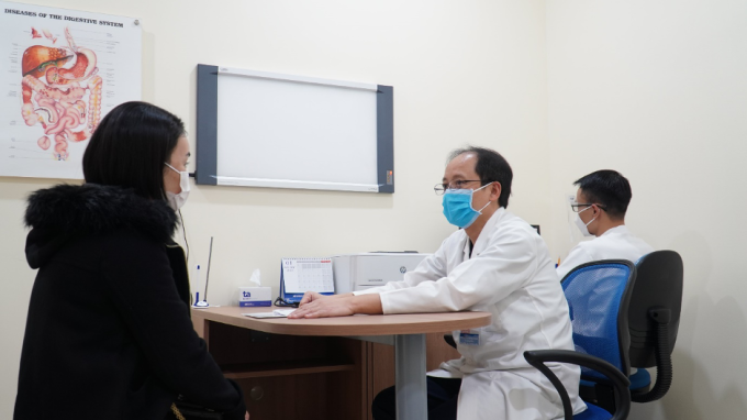 Ảnh: Bác sĩ Vũ Trường Khanh đang tư vấn tại Bệnh viện Đa khoa Tâm Anh Hà Nội.