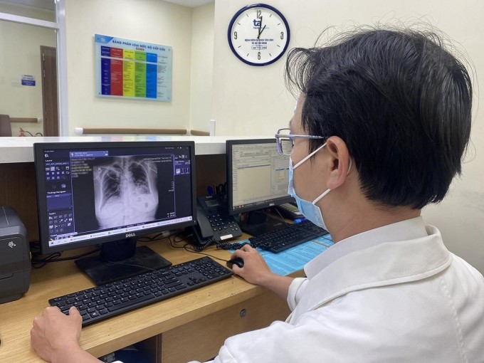Kết quả X-quang ghi nhận bệnh nhân bị viêm phổi nặng. Ảnh: Bệnh viện cung cấp