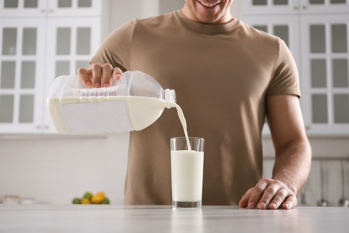 Sữa hỗ trợ rất tốt cho quá trình phục hồi và tăng cường cơ bắp sau tập luyện, thi đấu. Ảnh: Shutterstock