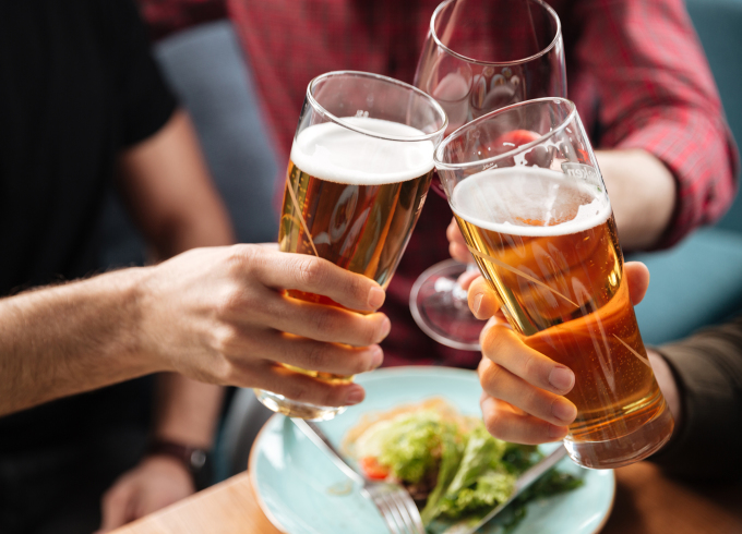 Uống nhiều rượu bia có thể suy giảm trí nhớ. Ảnh: Shutterstock