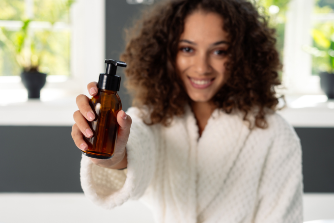 Chất tẩy rửa có thể gây loạn khuẩn âm đạo và viêm nhiễm vùng kín. Ảnh: Shutterstock