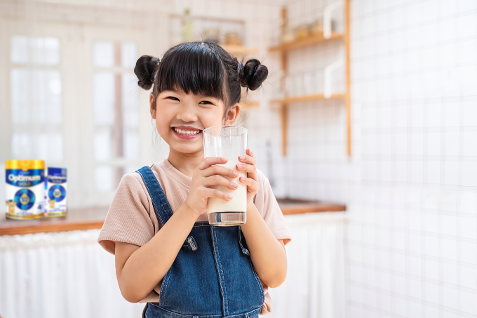 Optimum Gold 4 được nghiên cứu phát triển dựa trên nhu cầu dinh dưỡng và thể trạng của trẻ em Việt Nam, hỗ trợ hệ tiêu hóa của bé khỏe mạnh và giúp bé phát triển toàn diện. Ảnh: Shutterstock