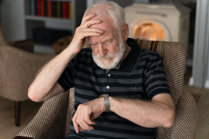 Người cao tuổi nguy cơ cao mắc Alzheimer hậu Covid-19. Ảnh: Freepik