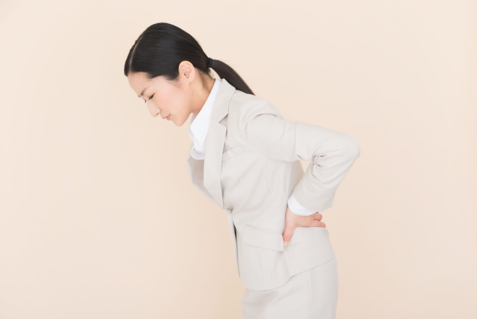 Thoát vị đĩa đệm có thể dẫn tới cơn đau lưng dưới khi ho Ảnh: Health