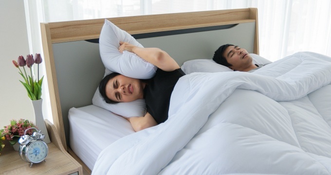 Tư thế ngủ làm tăng các triệu chứng của ngưng thở khi ngủ. Ảnh: Shutterstock