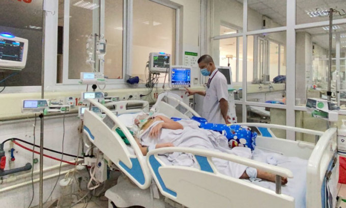 Bệnh nhân điều trị tại Bệnh viện Bệnh nhiệt đới Trung ương hồi tháng 6. Ảnh: Bệnh viện cung cấp